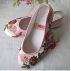 Delicate Floral Embroidery Shoes (RM)